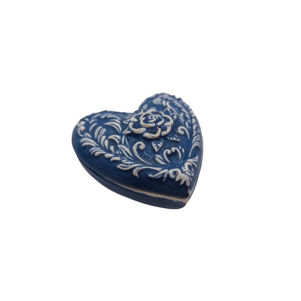 Vintage  Blue & White Ceramic Heart Trinket Box w Raised floral design - Picture 3 of 11